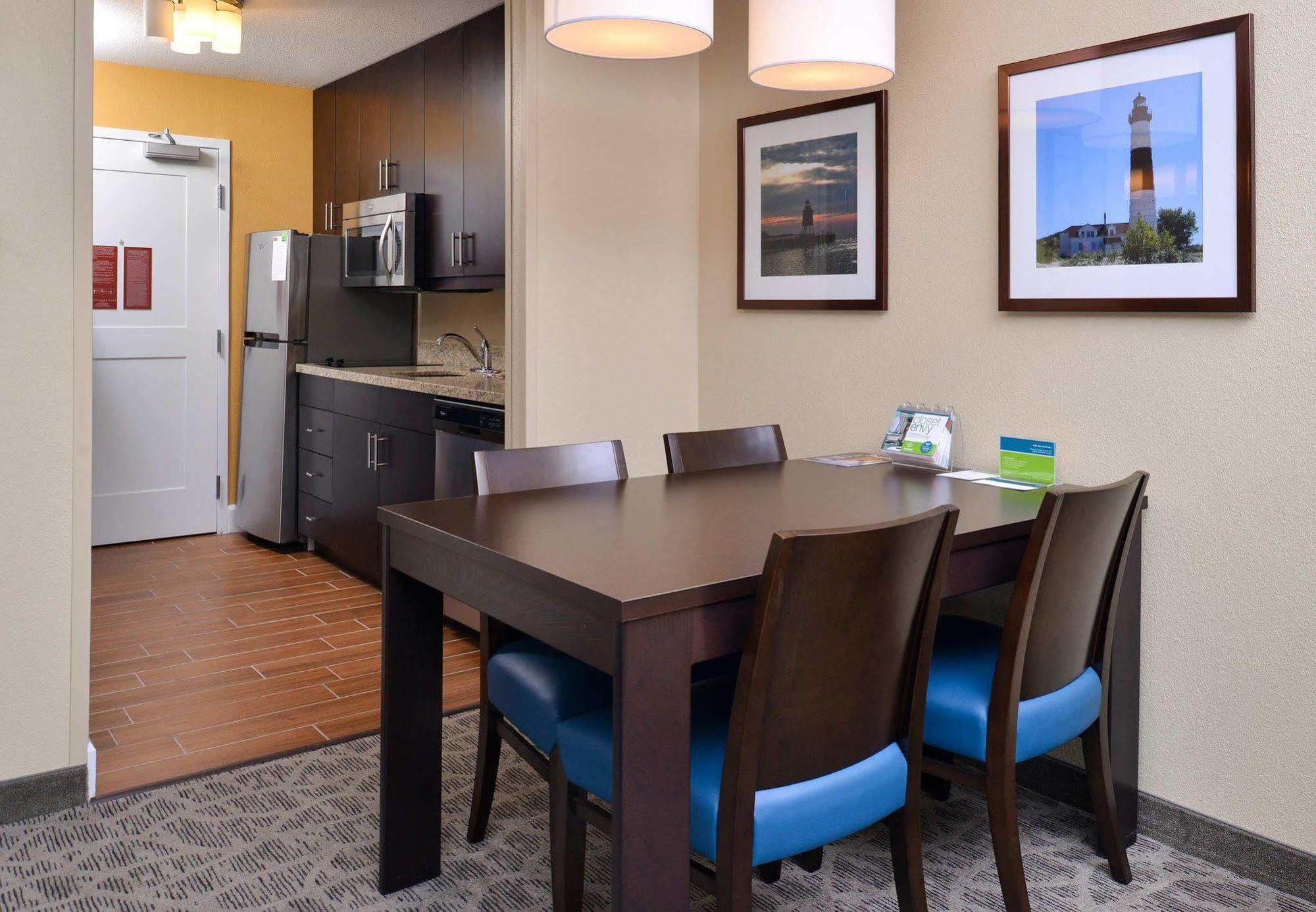 Towneplace Suites By Marriott Detroit Commerce Commerce Township Экстерьер фото